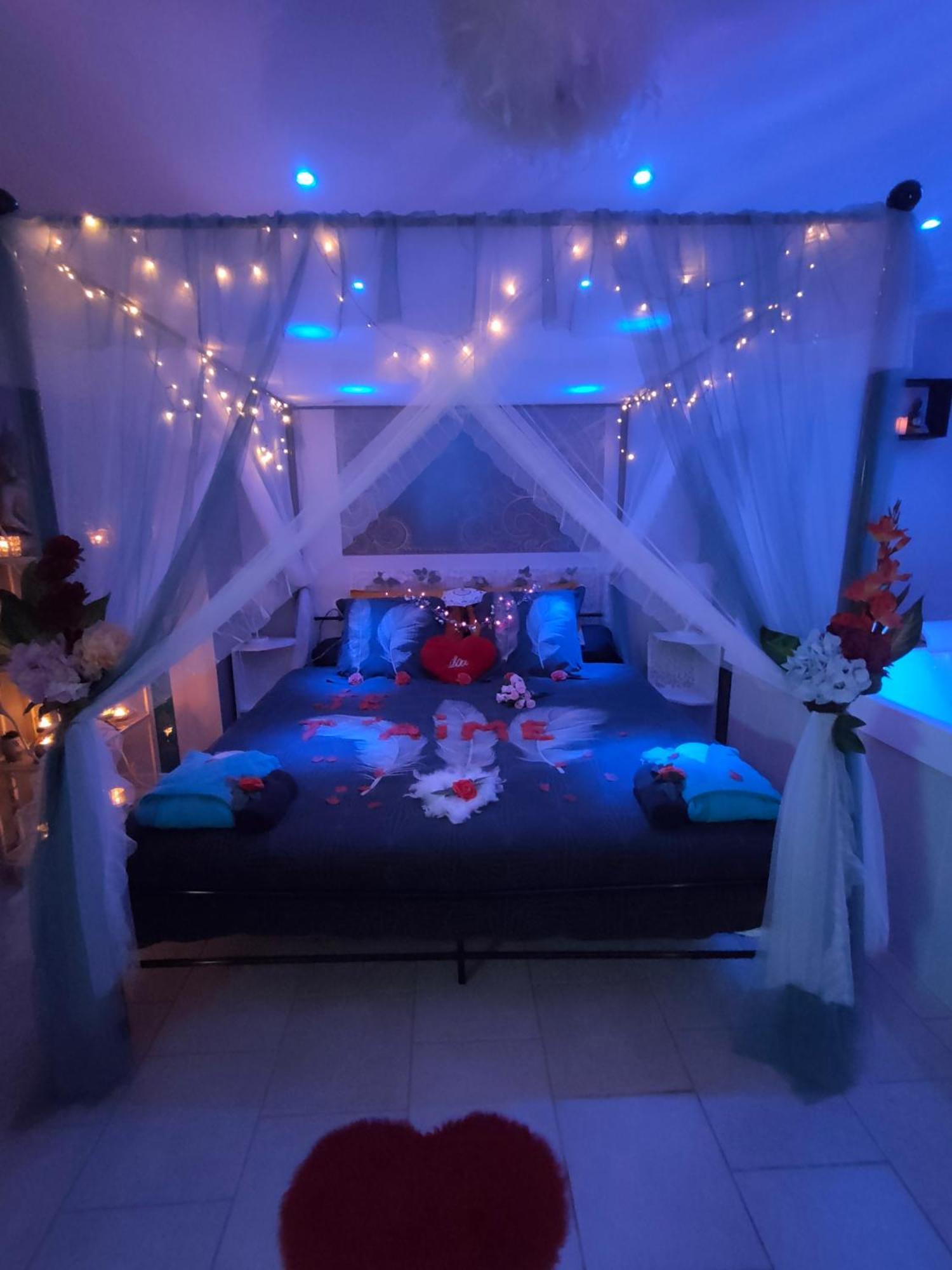 Loft Avec Baignoire Spa Lecrin Romantique Ochancourt Exterior photo